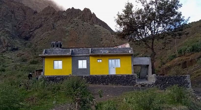 هتل Casa Monte Amarelo