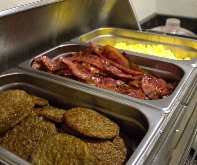 בית מלון כפרי Cedar Creek Lodge & Conference Center