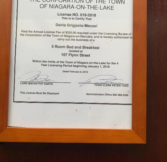 Отель Cedar Gables Bed & Breakfast