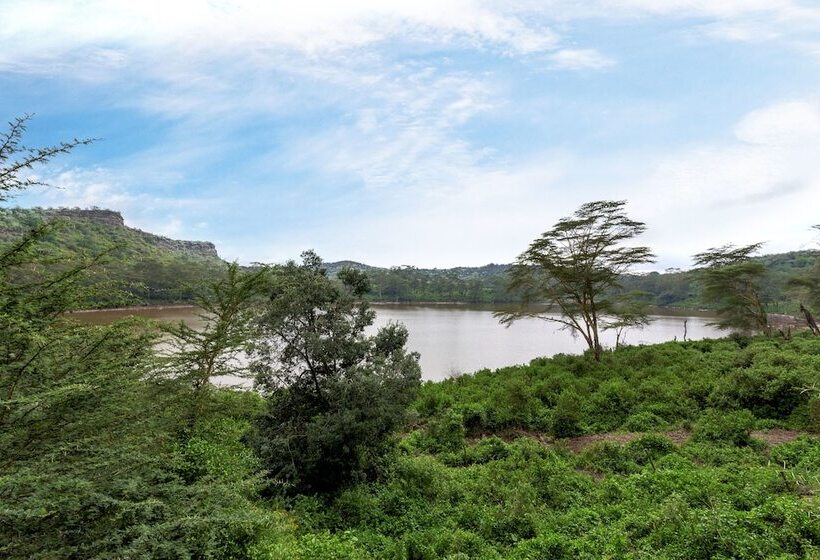 هتل Crater Lake Tented Camp And Game Sanctuary