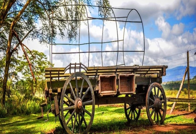 هتل Crater Lake Tented Camp And Game Sanctuary