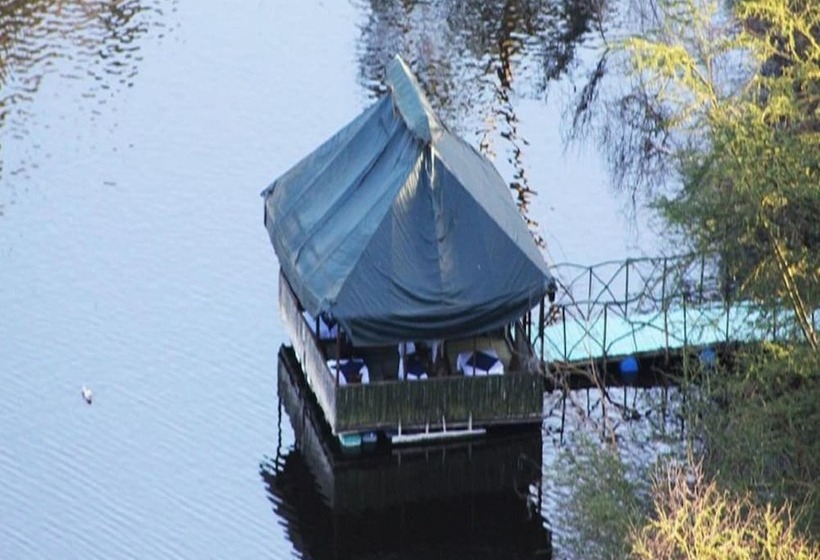 هتل Crater Lake Tented Camp And Game Sanctuary