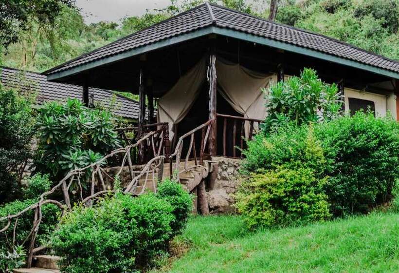 هتل Crater Lake Tented Camp And Game Sanctuary