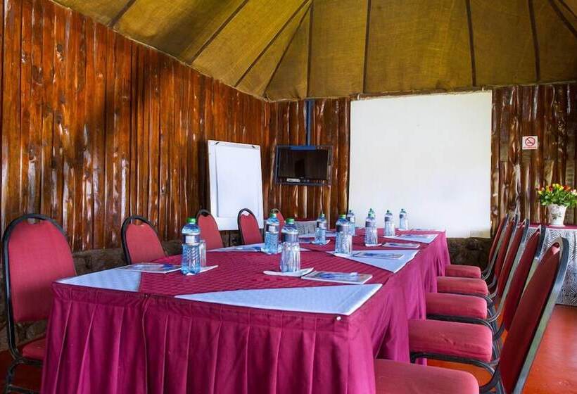 هتل Crater Lake Tented Camp And Game Sanctuary