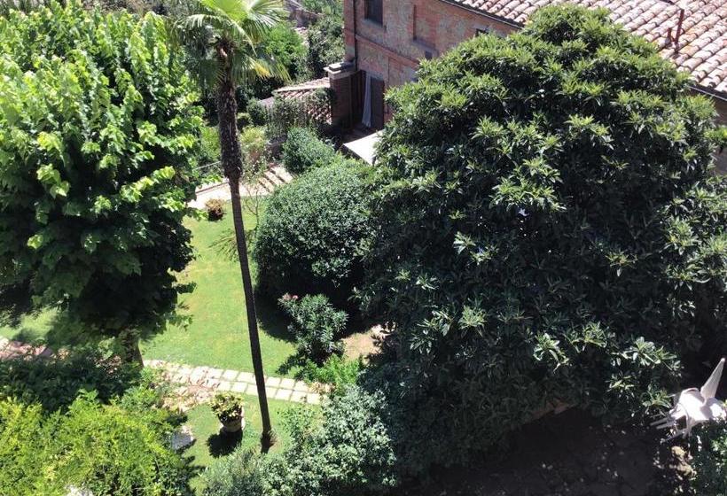 ホテル Fonte Del Castagno