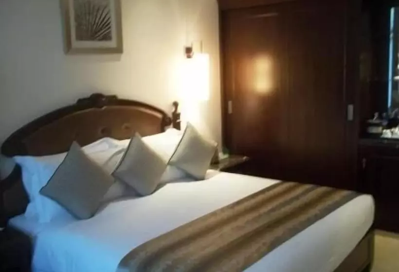 هتل Golden Touch Executive
