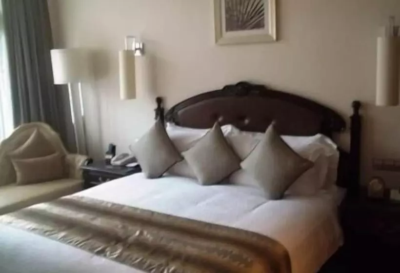 هتل Golden Touch Executive