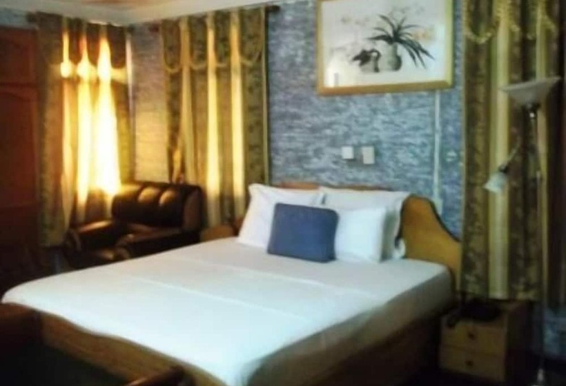 ホテル Golden Touch Executive