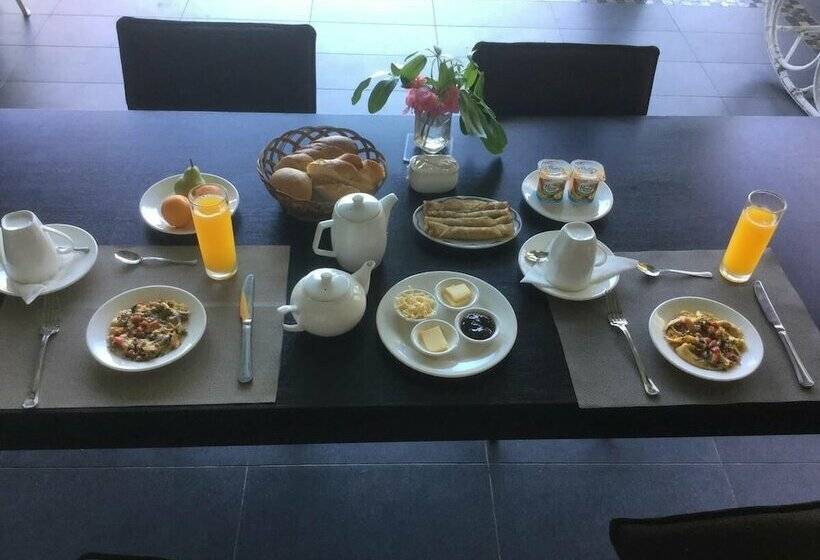 هتل Harbour Side Lodge