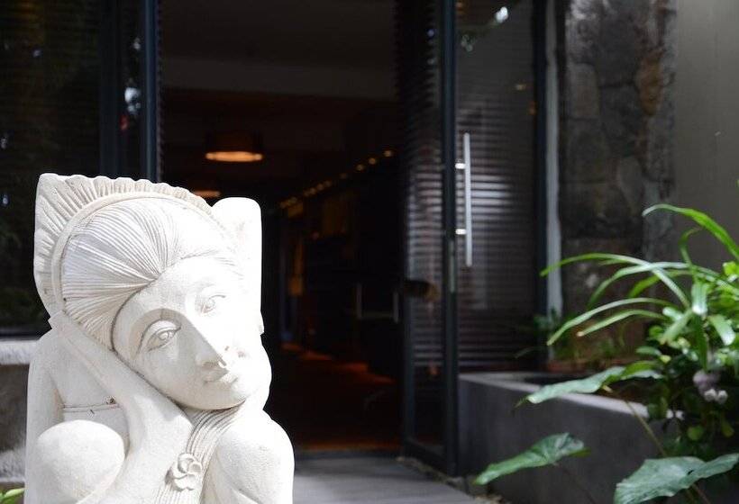 هتل Harbour Side Lodge