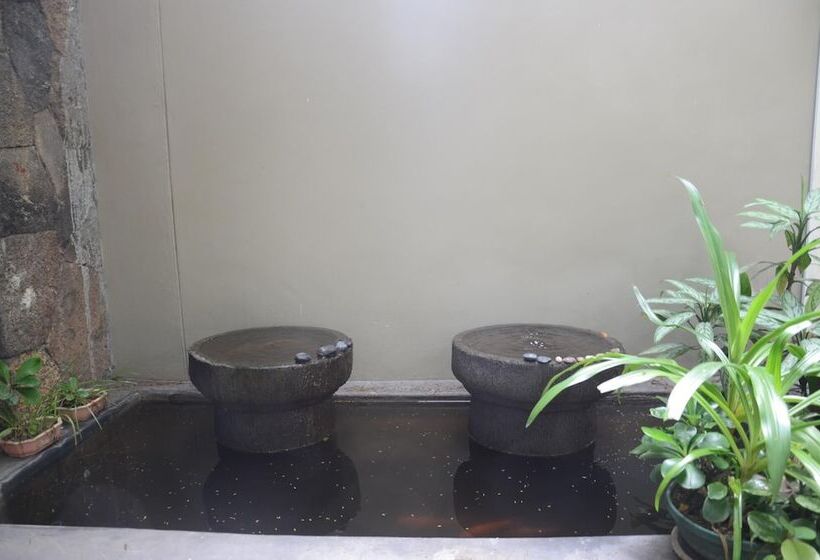 هتل Harbour Side Lodge