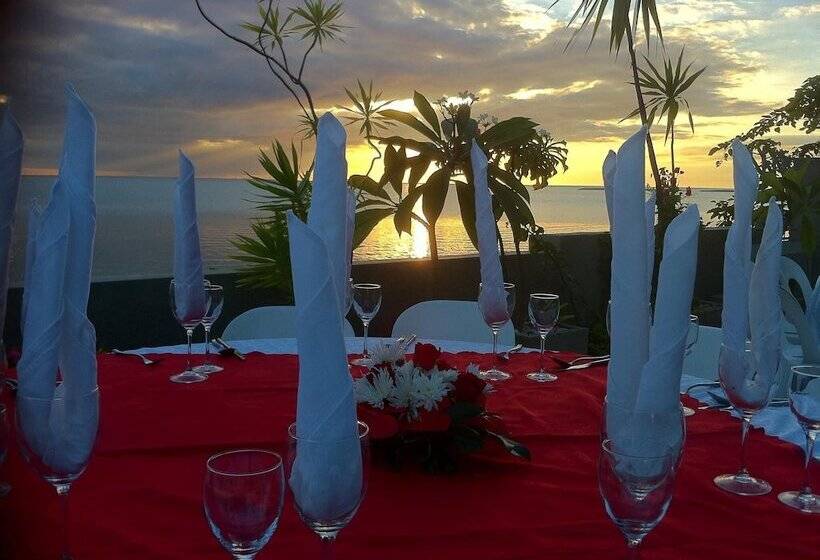 هتل Harbour Side Lodge