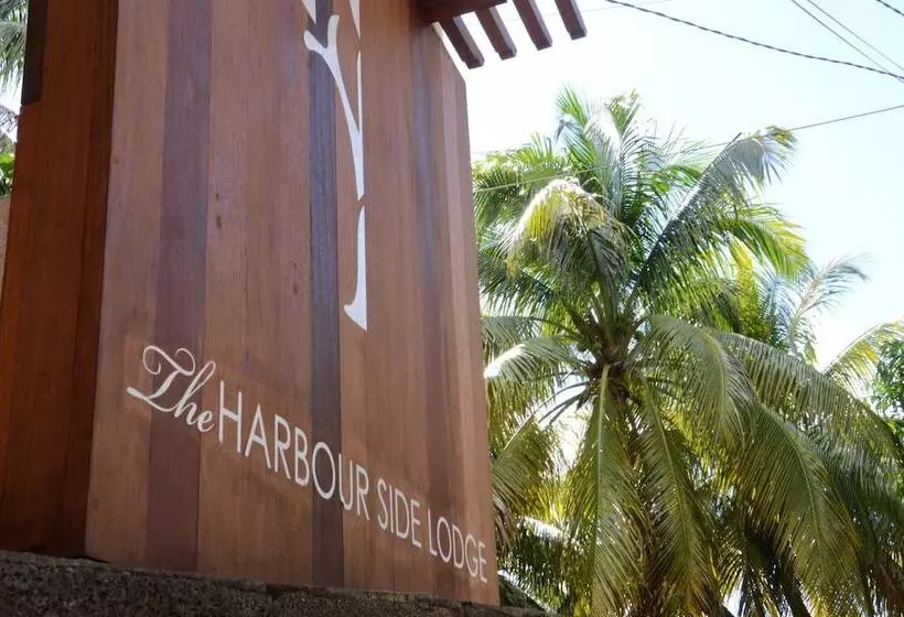 هتل Harbour Side Lodge