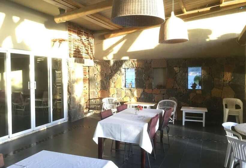 هتل Harbour Side Lodge