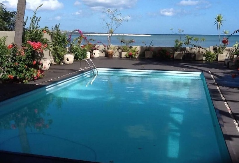 هتل Harbour Side Lodge