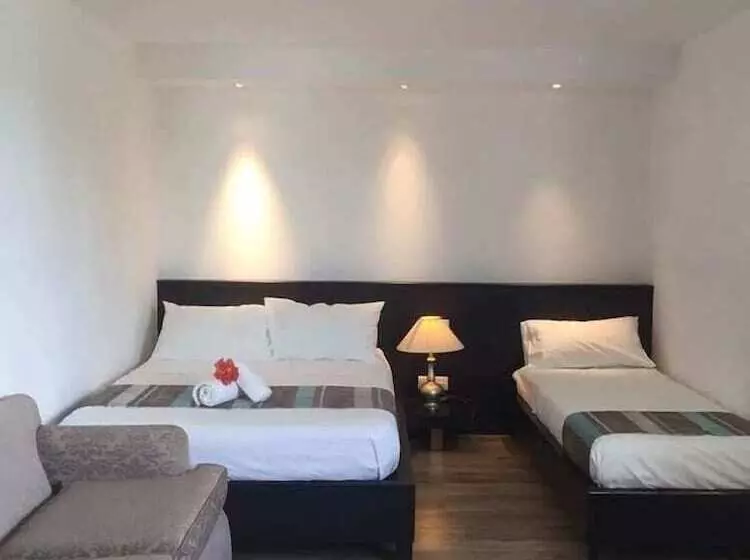 هتل Harbour Side Lodge