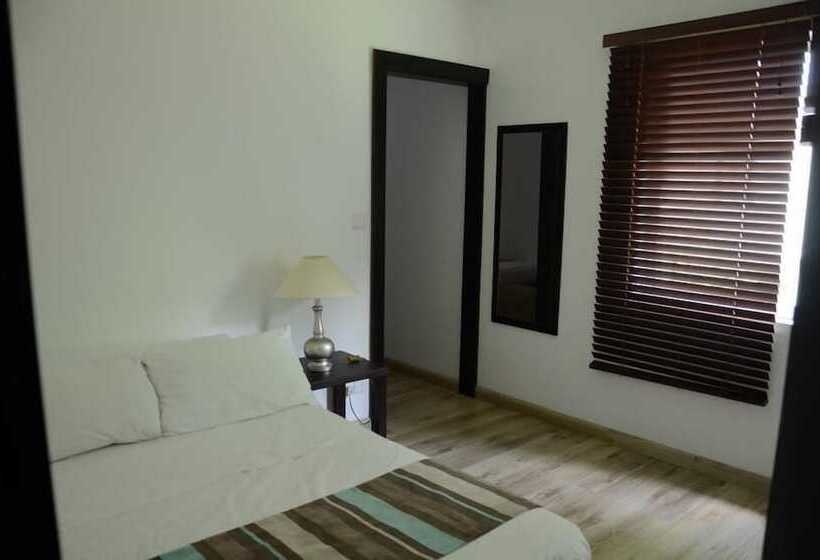 هتل Harbour Side Lodge