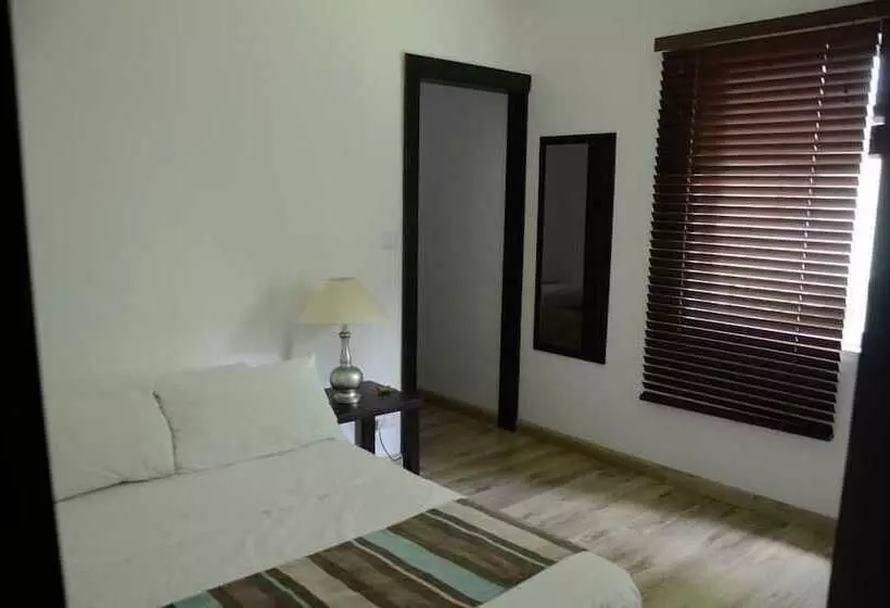 هتل Harbour Side Lodge