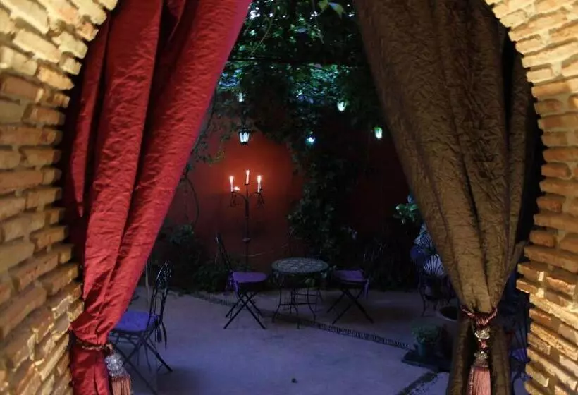 هتل La Boheme