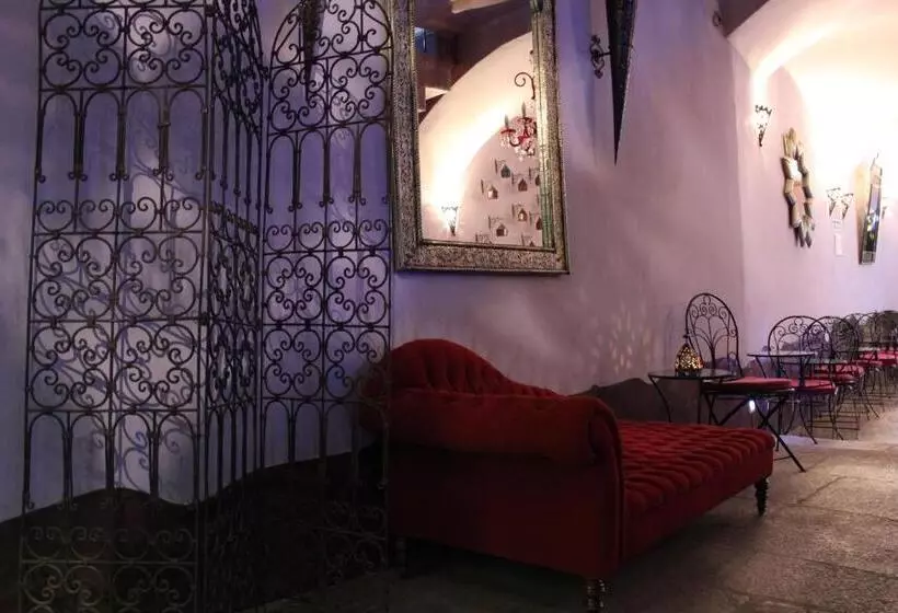 هتل La Boheme