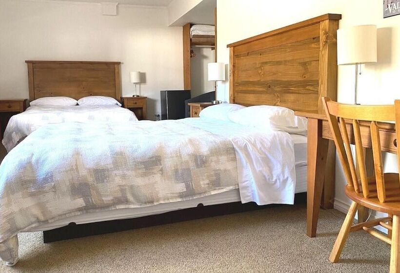 בית מלון כפרי Stork Nest Inn