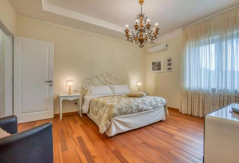 Hotel Villa De Santis