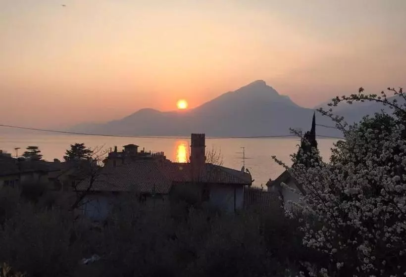 Hotelli Villa Tiziana