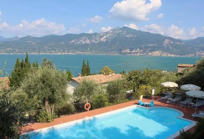 Hotelli Villa Tiziana