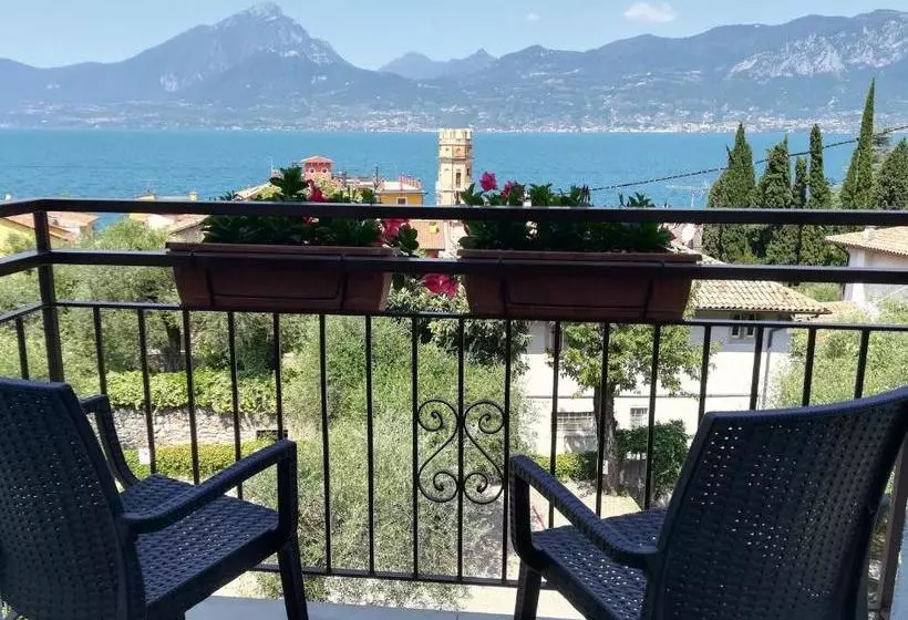 Hotelli Villa Tiziana