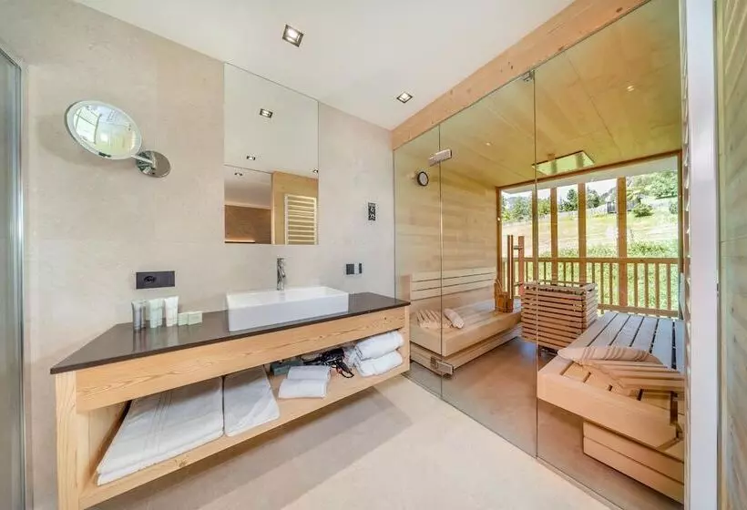 Nature Hotel Delta