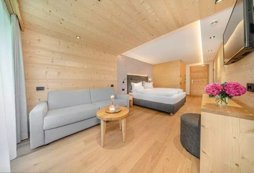 Nature Hotel Delta
