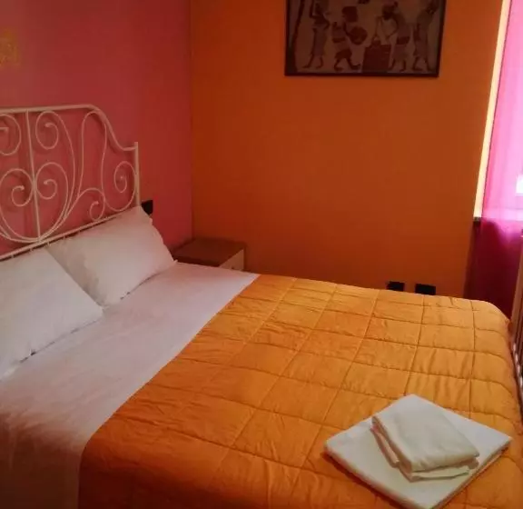 هتل Casa Vacanze Piazza Bergamo