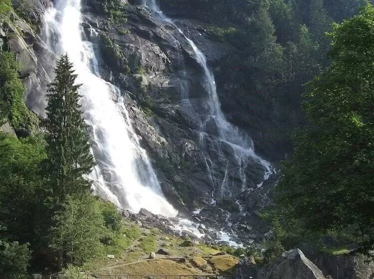 هتل Garni Al Nardis