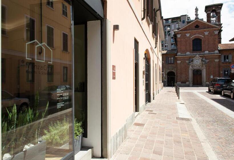 فندق Monza City Rooms & Studios