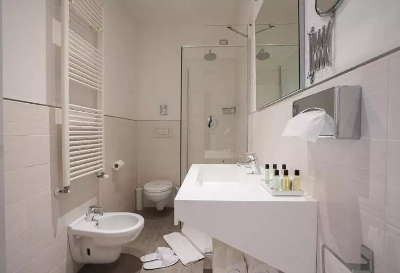 ホテル Monza City Rooms & Studios