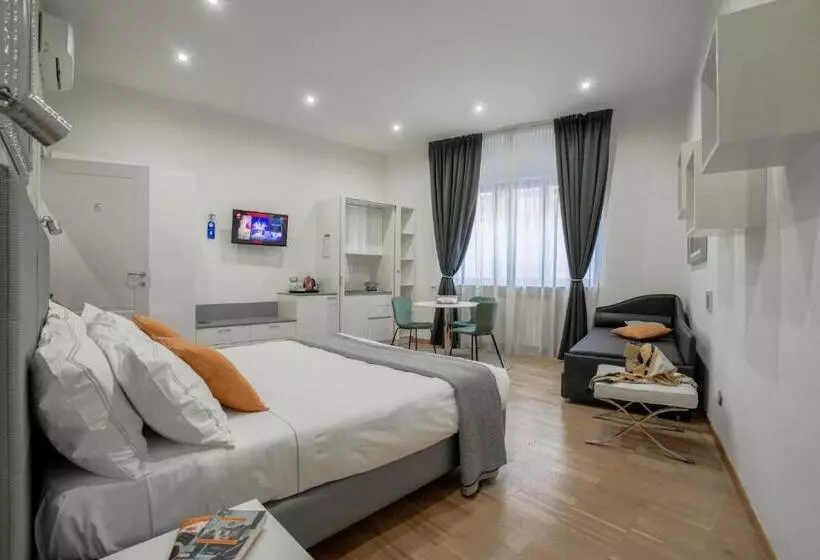 ホテル Monza City Rooms & Studios