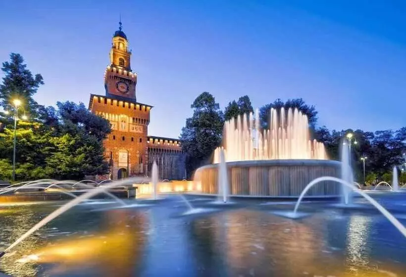 ホテル Monza City Rooms & Studios