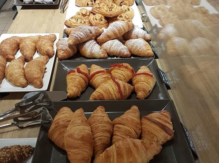 فندق Monza City Rooms & Studios