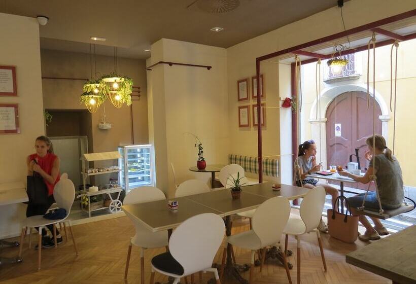 فندق Monza City Rooms & Studios