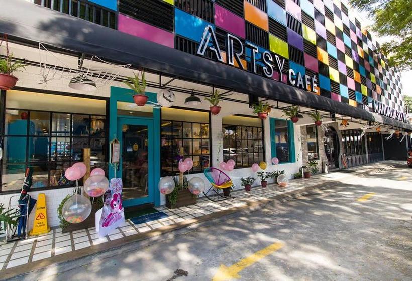 Bgc Hostel And Dorm  Qc