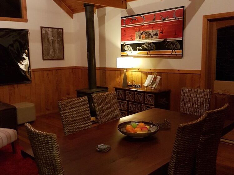 호텔 Bed In The Treetops Bed & Breakfast