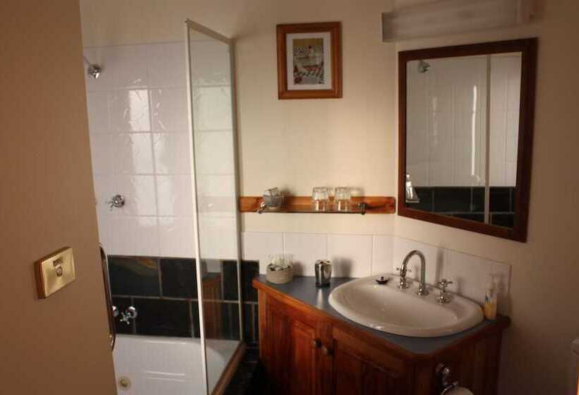 호텔 Bed In The Treetops Bed & Breakfast