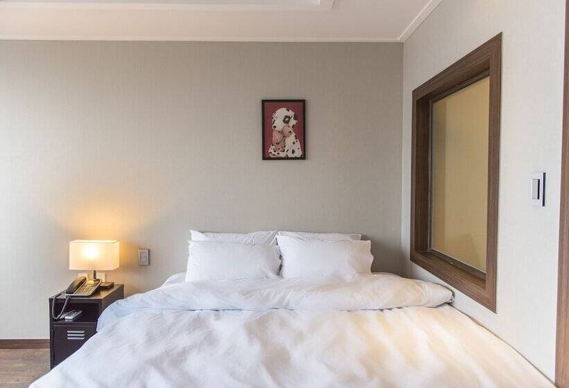 Check Inn Hotel Jeju