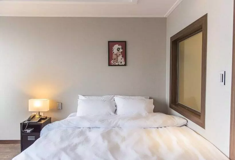 Check Inn Hotel Jeju