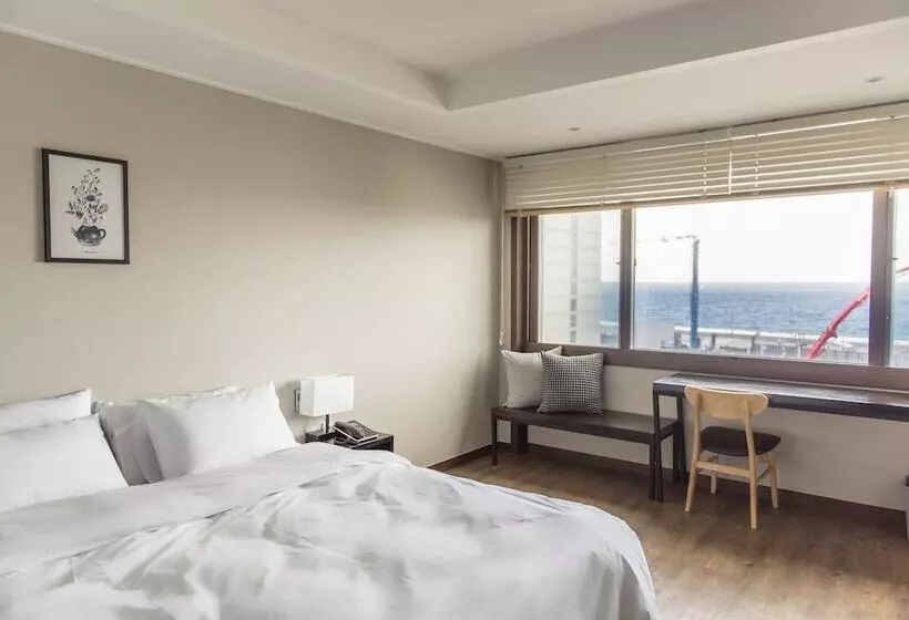 Check Inn Hotel Jeju