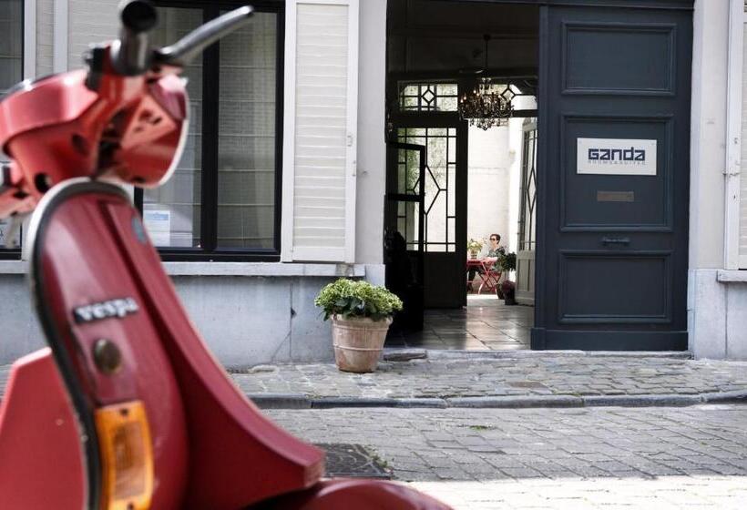 호텔 Ganda Rooms & Suites