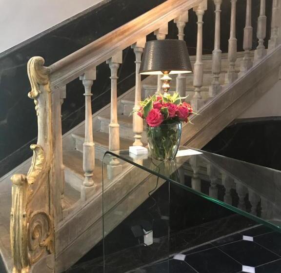 호텔 Ganda Rooms & Suites