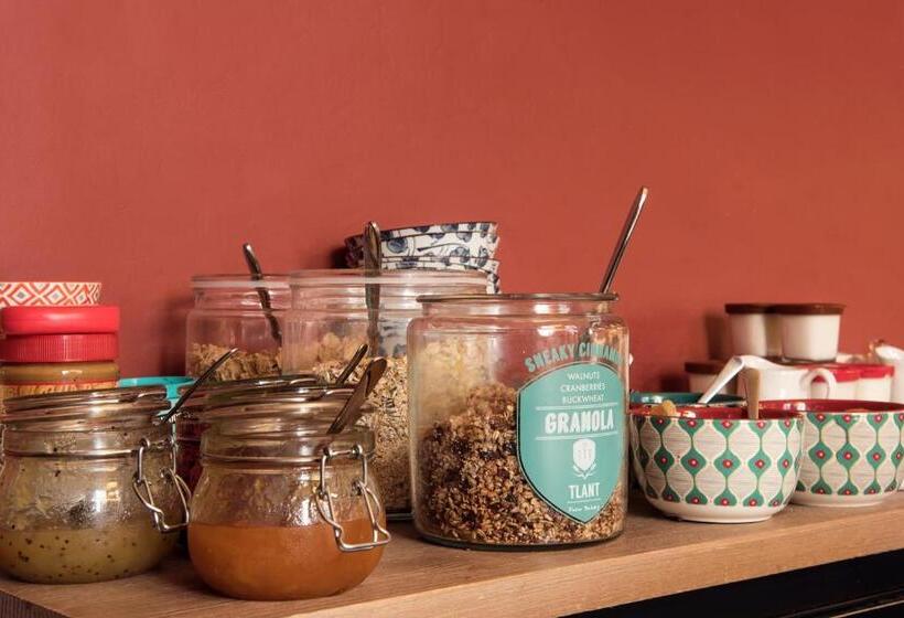 호텔 Ganda Rooms & Suites