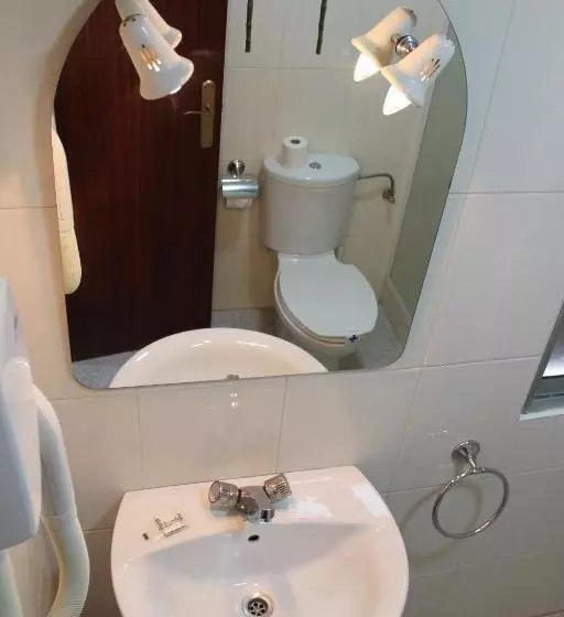 هتل Hostal Amantes De Teruel