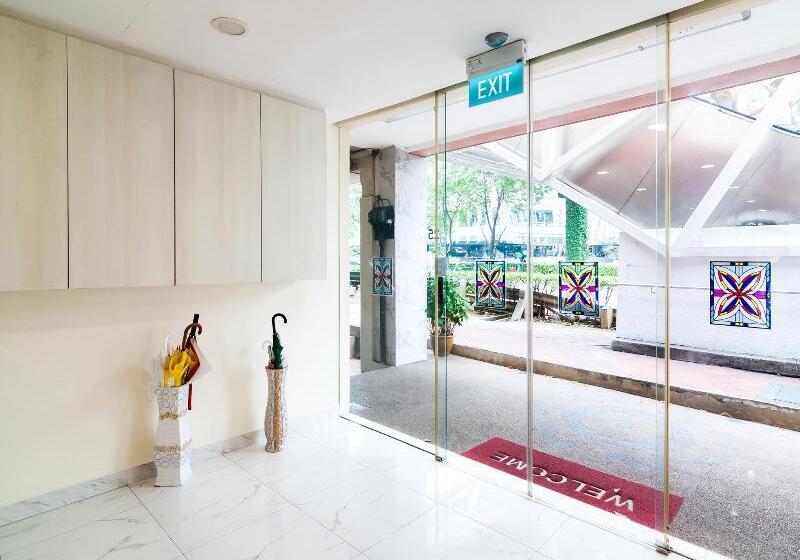 هتل Jayleen Clarke Quay